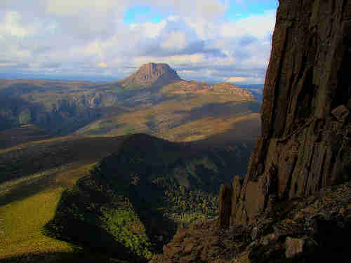 800px_cradle_mountain_seen_from_barn_bluff.jpg - 10.40 kB