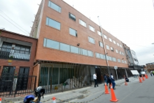 Construyen en Kennedy  clínica sin licencia