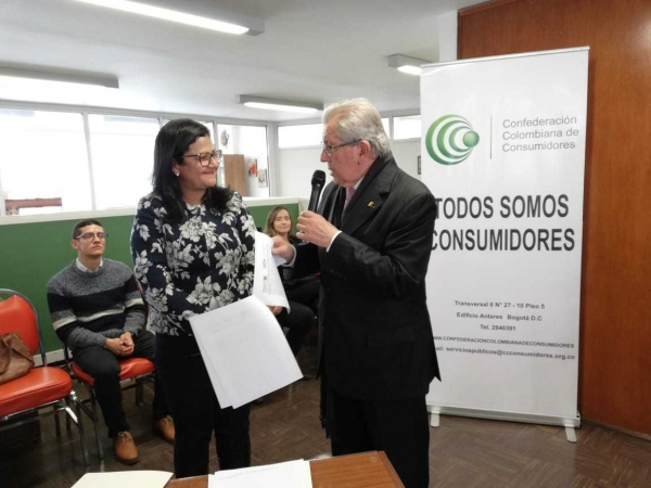 Personería firma convenio con la Confederación Colombiana de Consumidores